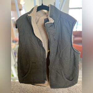 Lee Men's Black and Cream Sherpa Vest